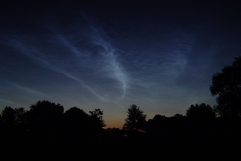 lysendenattskyeroverfredrikstad16juli2006.jpg